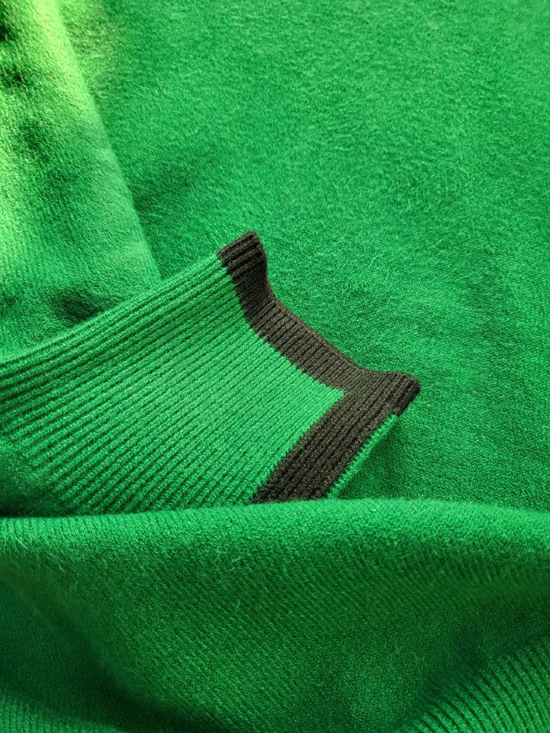 g_2egUd018svc1oc4sp6r00iy7_i02iga.jpg